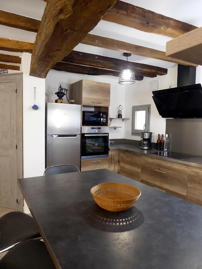 Adal-Berht Apartman Saint-Maximin  0*, Saint-Maximin (Isere)