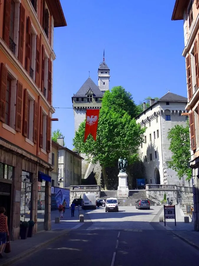 Adal-Berht Apartman Saint-Maximin   Saint-Maximin (Isere)